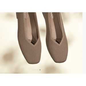 Vivaia Margot Water Repellant Flat size 11 Square Toe